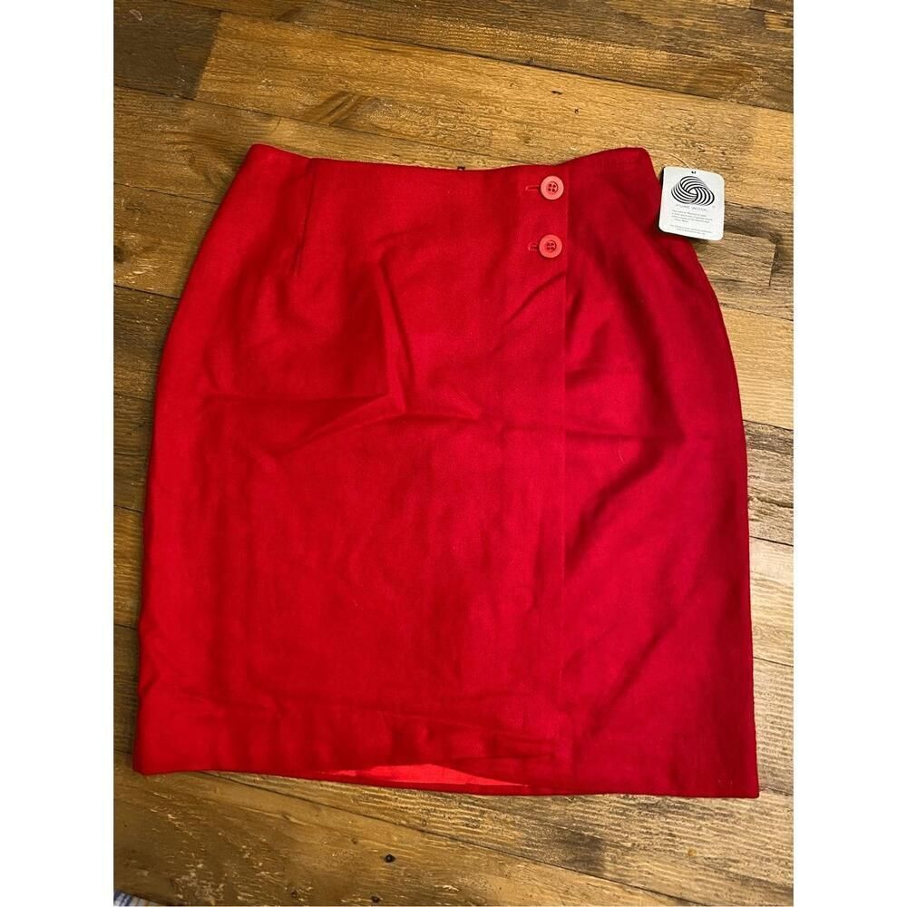 Michele Petite size 6 NWT red 100% Wool skirt vintage